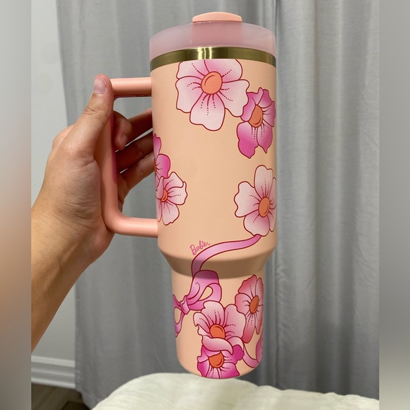 NEW Stanley x Barbie Just Peachy Barbie 80S PEACHES ’N CREAM QUENCHER 40 OZ - Picture 11 of 15